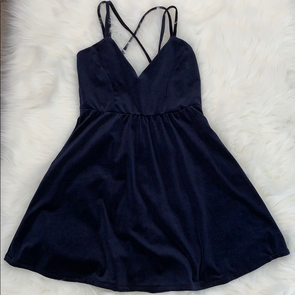 ✨HOST PICK✨NWOT Navy velvet criss cross back dress - Picture 2 of 5